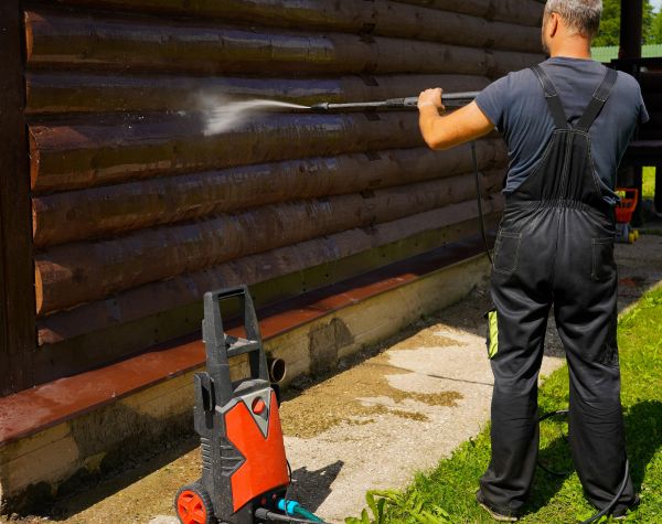 Log Home Pressure Washing in Marion