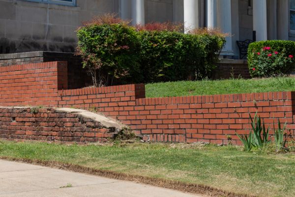 Retaining Wall Cleaning in Marion